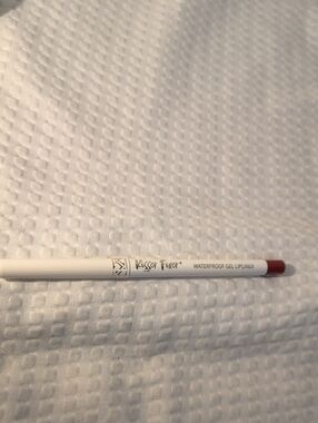 Belle Beauty Kisser Fixer Waterproof Gel Lipliner - True Red